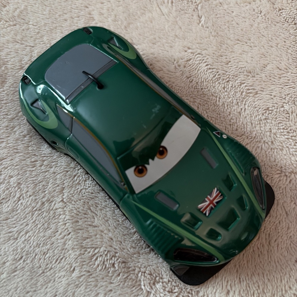 Disney Pixar Cars - Pull & Race Nigel Gearsly - Diecast Metal 1:43